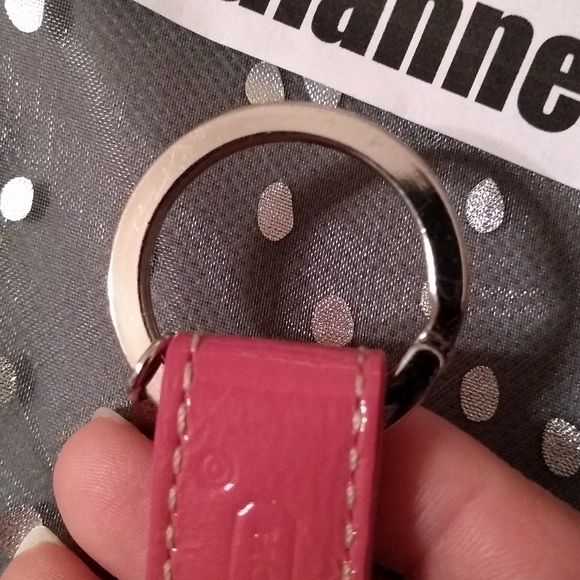 Coach Heart Keychain - Picture 6 of 6